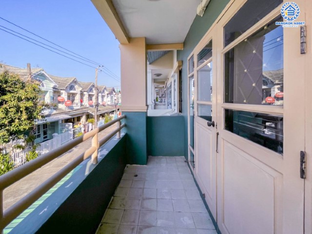 *****ทาวน์เฮ้าส์มือสองย่านกรุงเทพมหานคร ม.ซื่อตรง39 สุขาภิบาล 1 หลังมุม! เนื้อที่กว้างขวางสุดขีดถึง 30 ตร.ว. ฟังก์ชัน 3 ห้องนอน 2 ห้องน้ำ 1 ที่จอดรถ บ้านสภาพดี พื้นที่ใช้สอยเยอะ บนทำเลศักยภาพเชื่อมต่อถ.นวมินทร์, ถ.รัชดา-รามอินทรา, ถ.กาญนาภิเษก ในราคาดีสุดในย่าน!